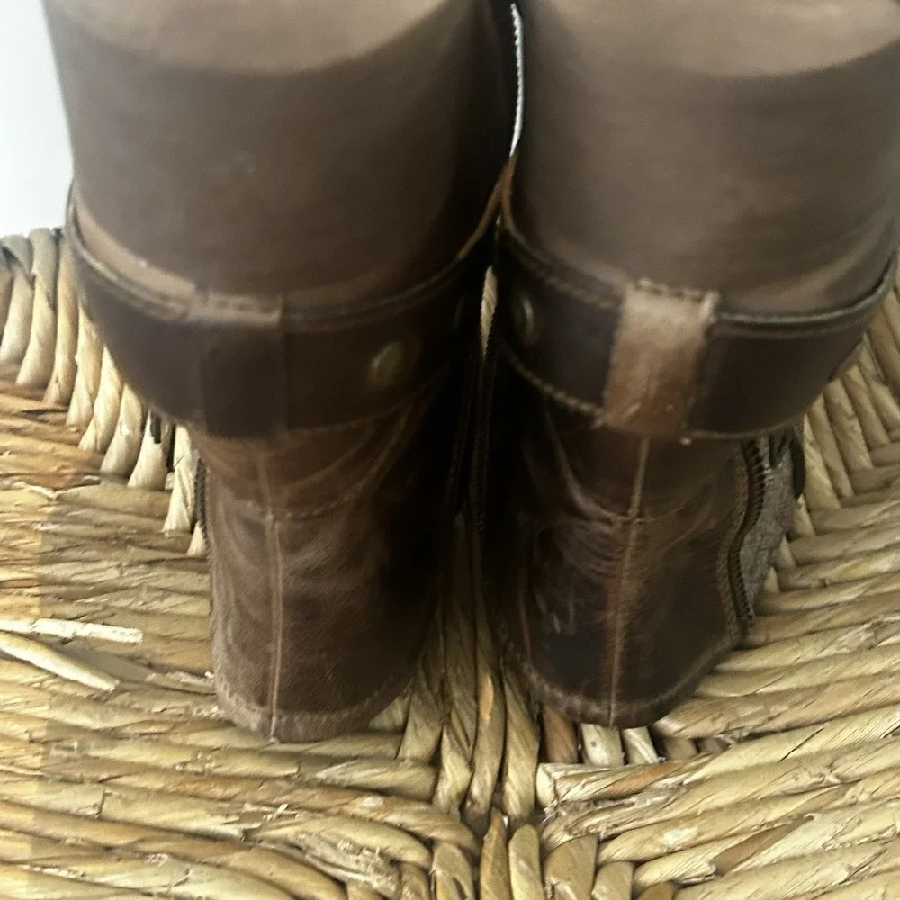 Brown Moto Distressed Leather Ankle Booties Size 8M Zip B.O.C. Born of Concept